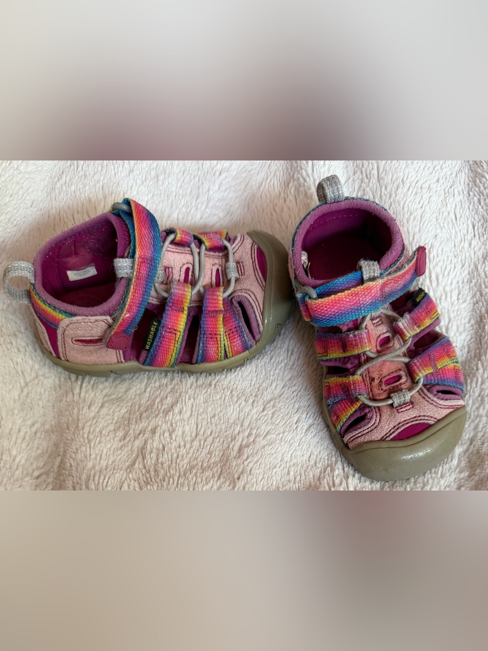 Keen Seacamp II CNX Kids Pink water Sandals with Rainbow Straps